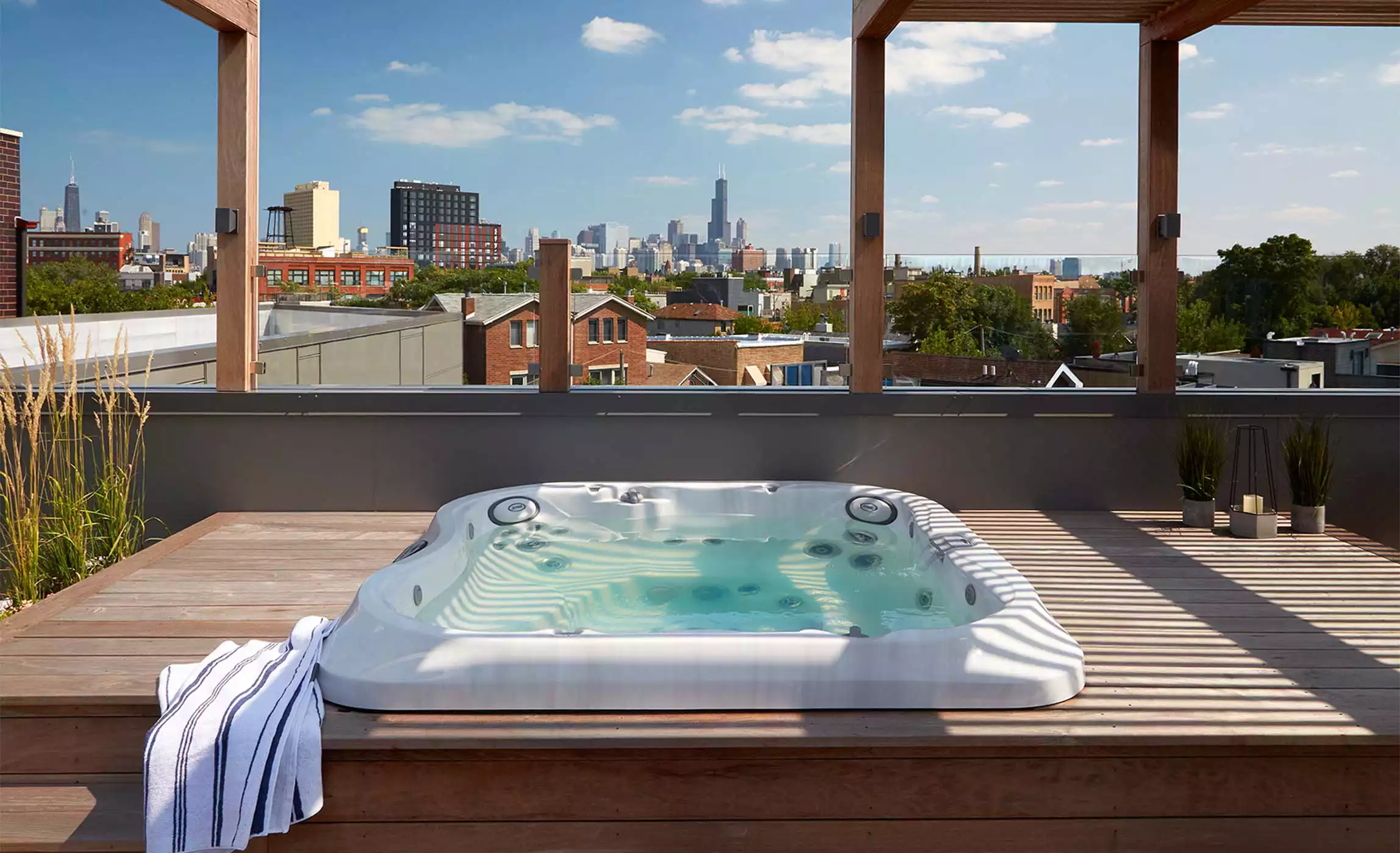 Outdoor Hot Tub - Gallery image 4