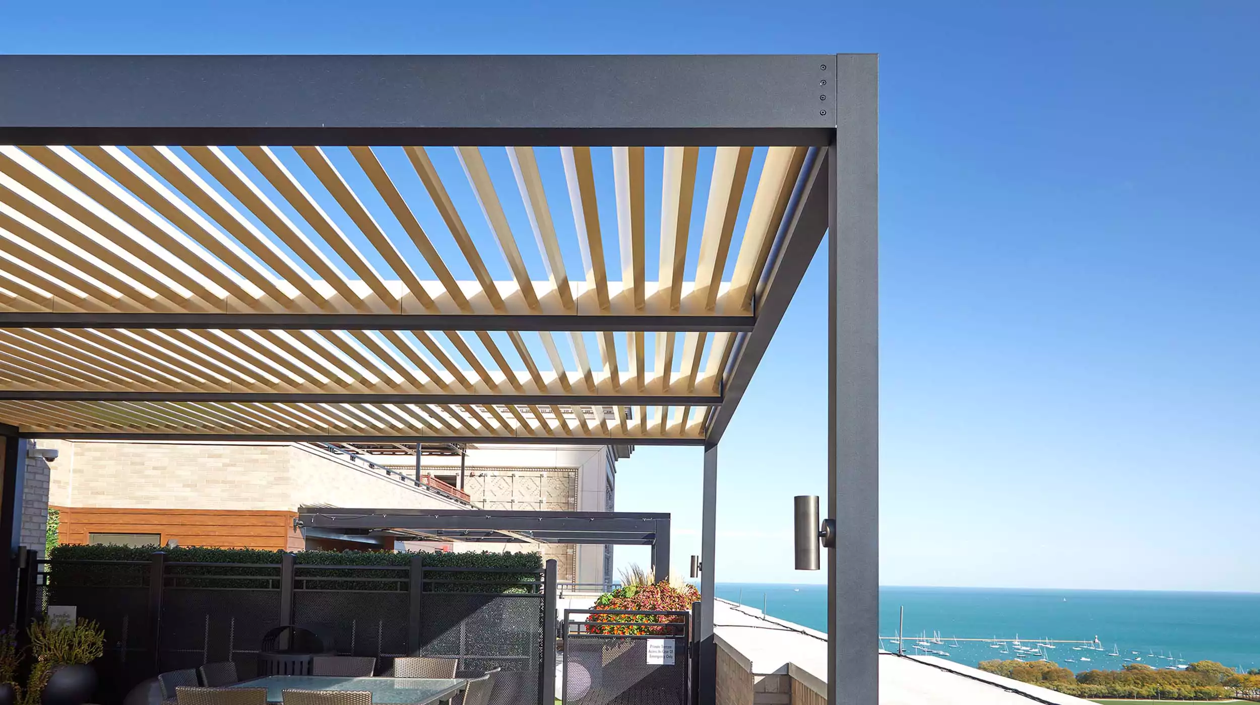 Penthouse Roof Deck Amenity Space - Gallery image 4