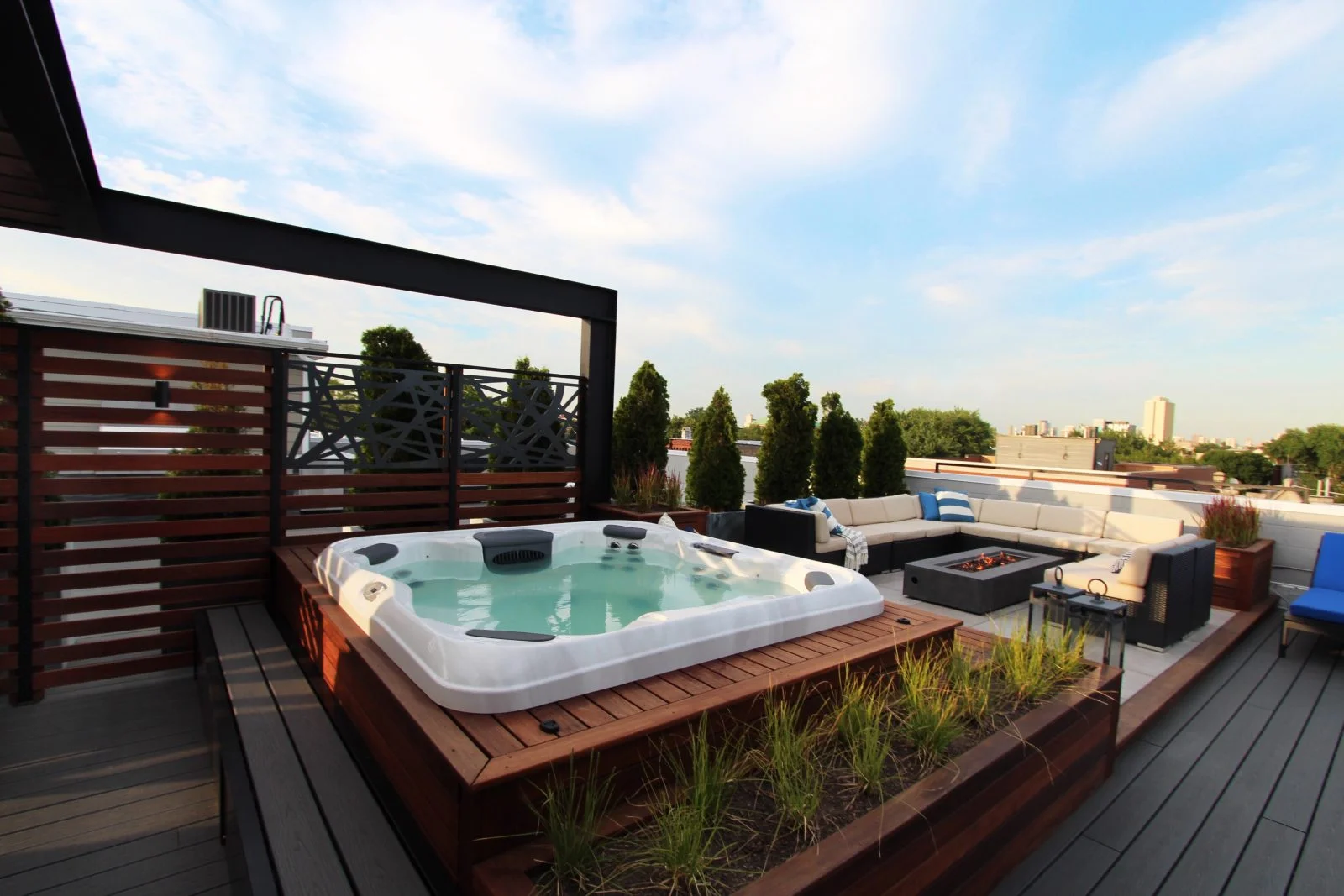 Hot tub with built-in benches